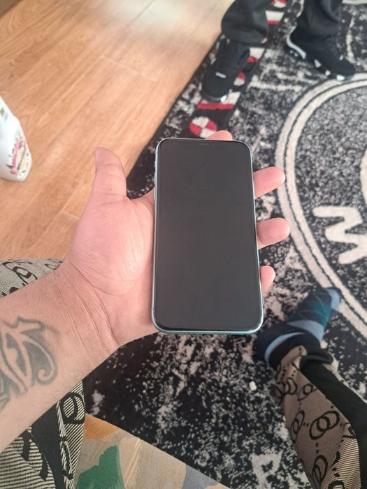 Vand iphone 11 liber de retea