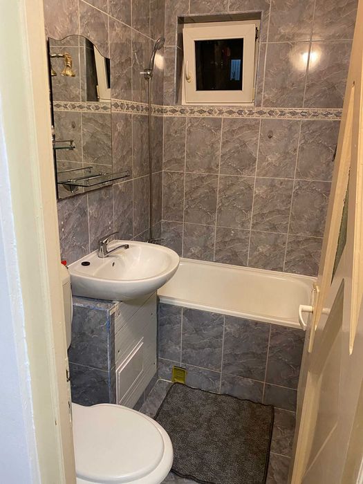 Dau in chirie apartament cu doua camere