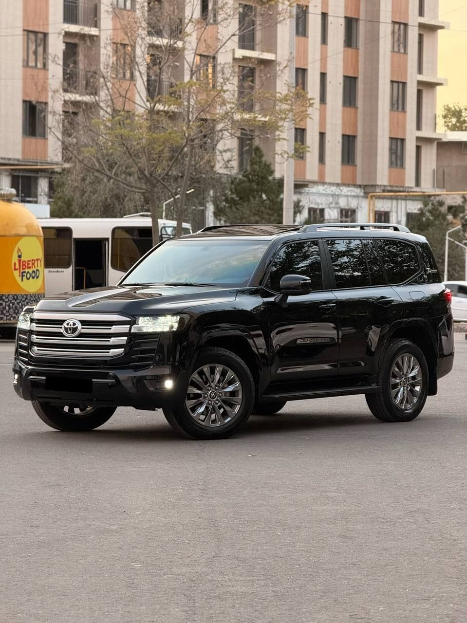 Toyota Land Cruiser 300. насия.  савдога.  берилади