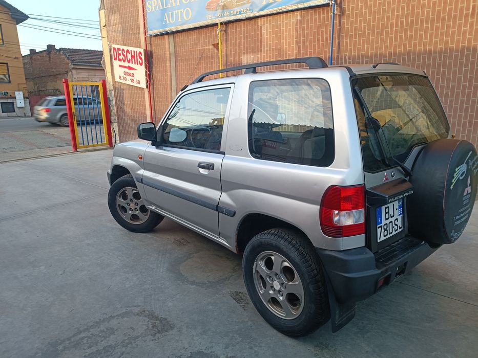 Mitsubishi pajero pinin