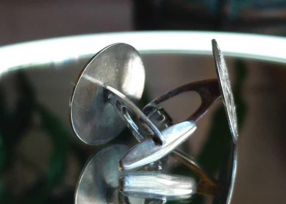 Butoni vintage din argint 800 – eleganță masculină cu patină de epocă