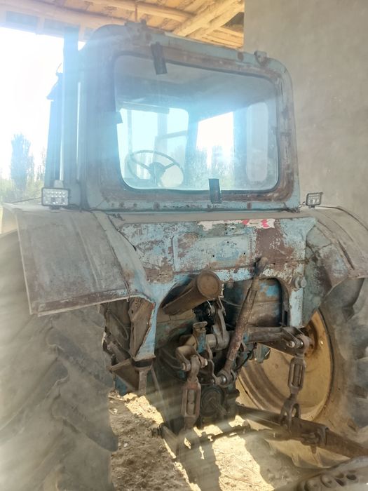 Traktor Belarus vidushi