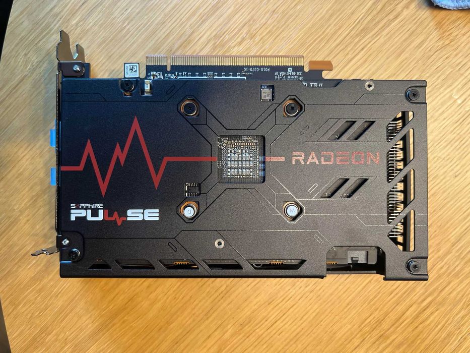 AMD Radeon™ RX 6600 Graphics Card aproape NOUA (folosita foarte putin)