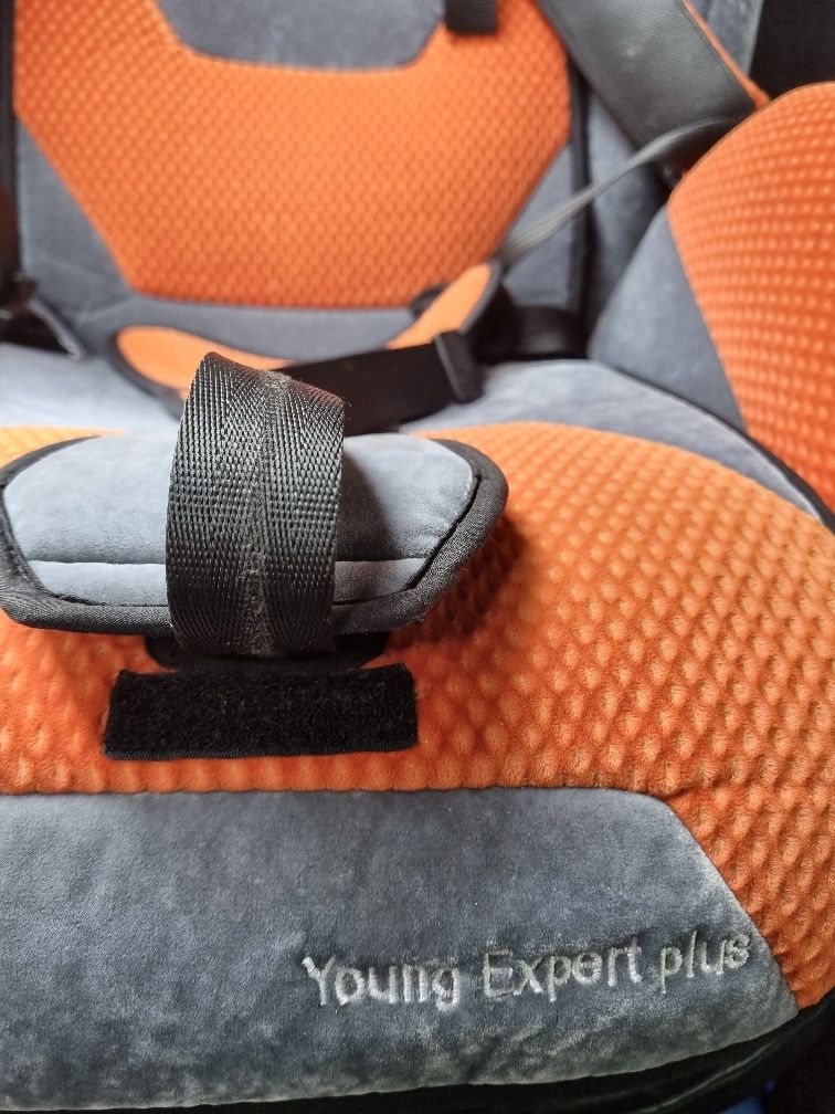 Столче за кола Recaro Young Expert