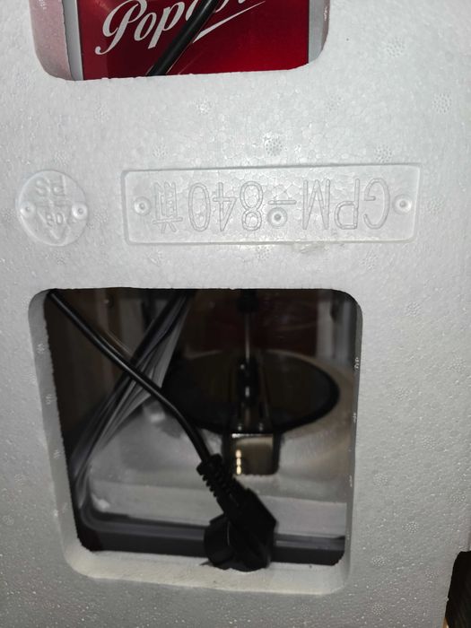 Vând aparat de făcut popcorn Unold 300w retro.