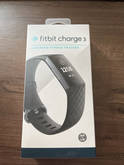 Спортивна Гривна Fitbit Charge 3