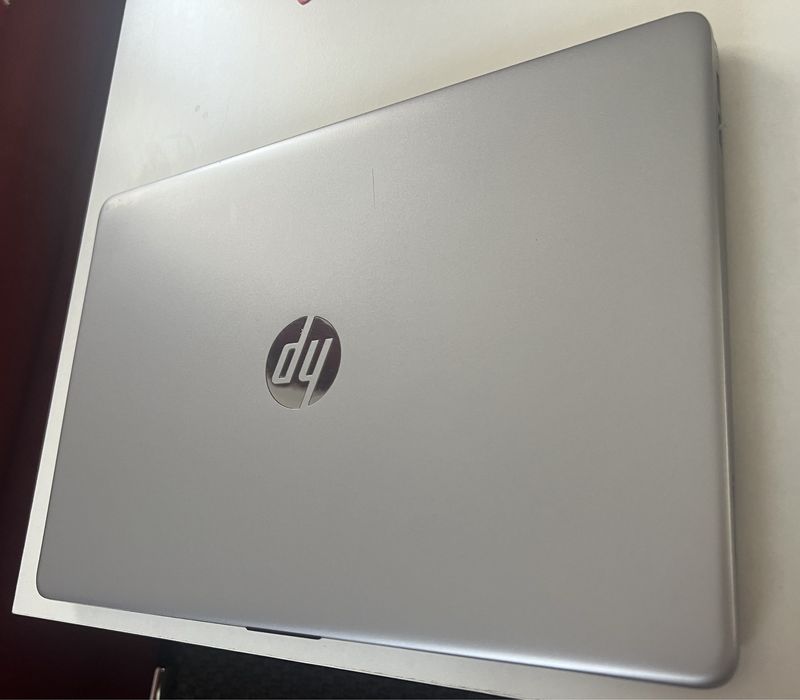 Laptop HP250G8 I5 ; 256 GB