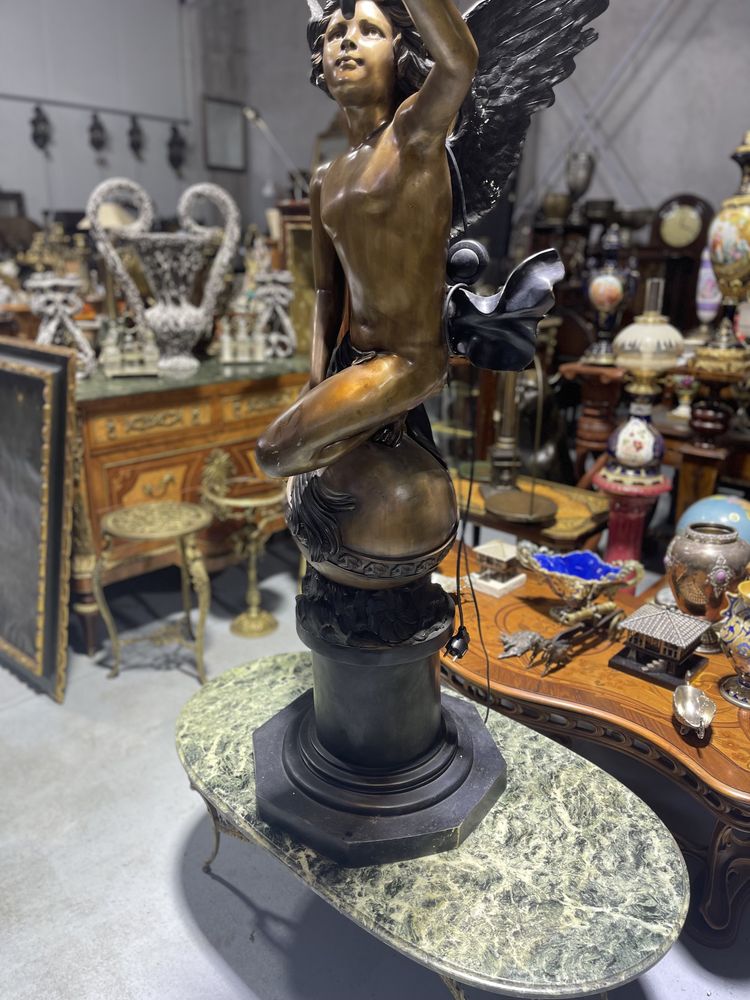 Lampadar deosebit din bronz masiv