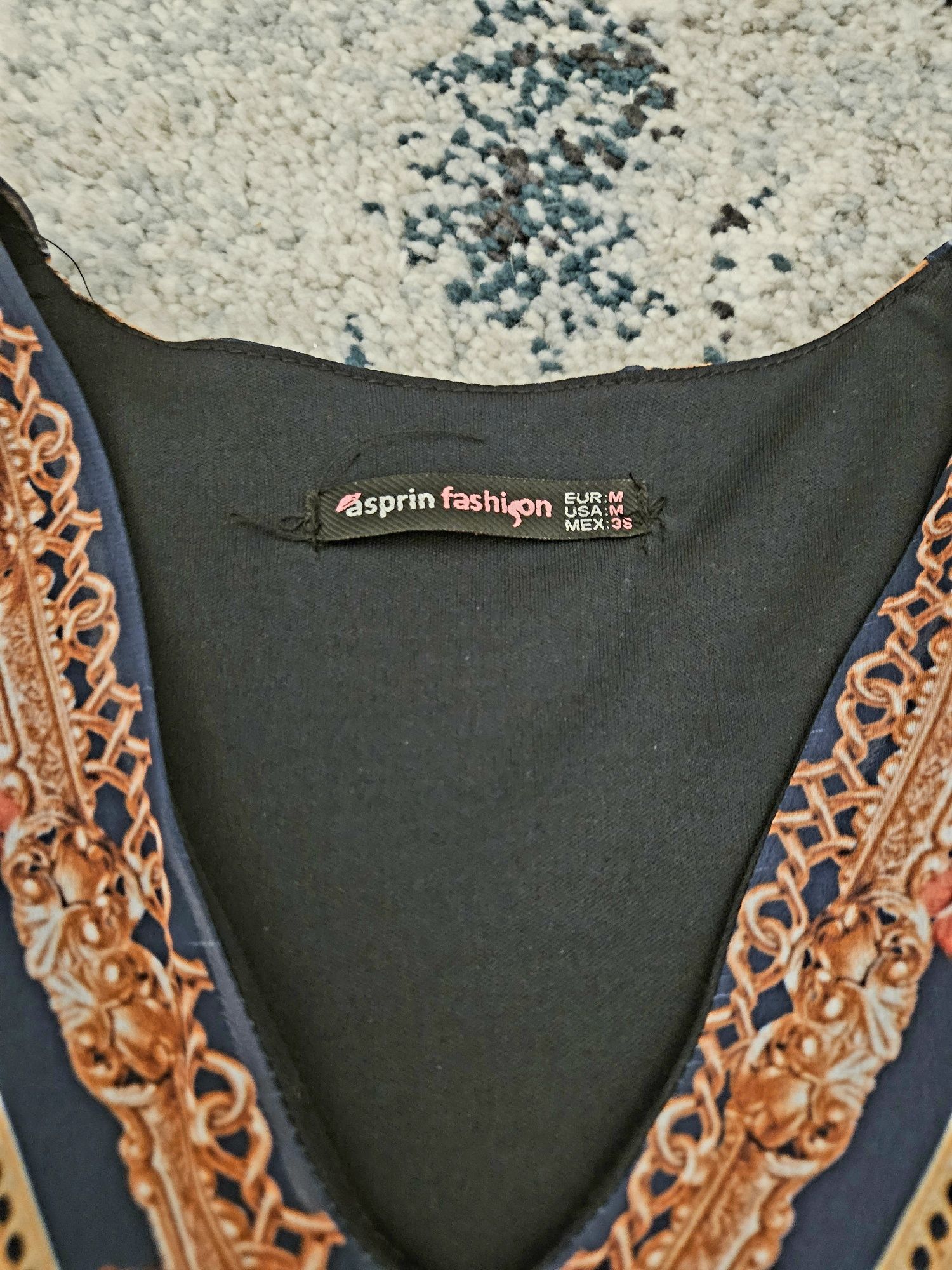 Rochie inflorata,model deosebit