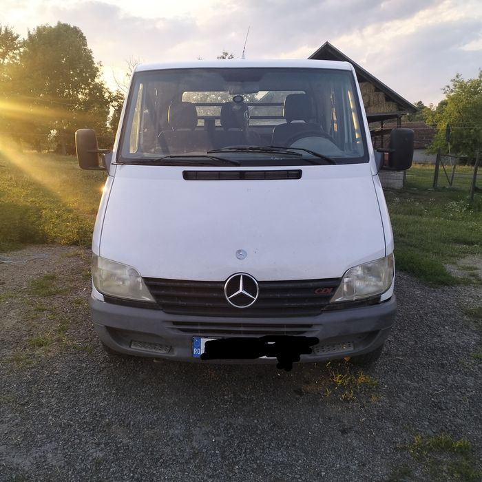 Vând Mercedes sprinter
