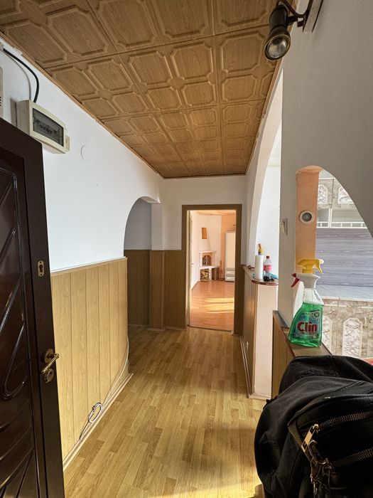 Inchiriez apartament cu 3 camere