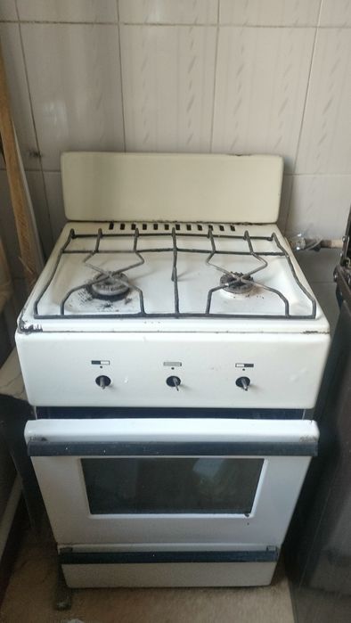 Продам газовую плиту