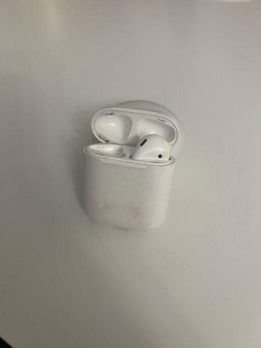 Продается AirPods 2