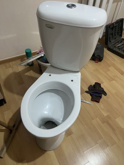 Продам Унитаз Б/У чистый