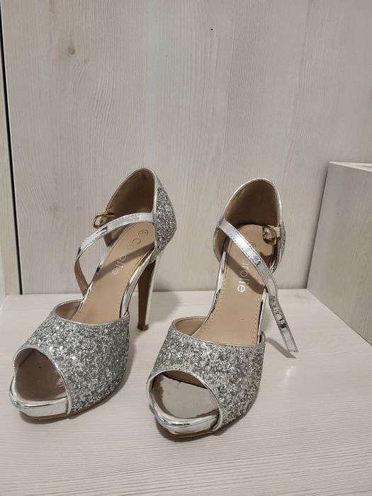 Vand pantofi Carolie marimea 36