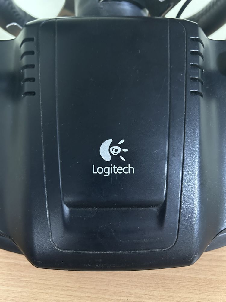 Продам руль Logitech G25 Racing Wheel для ПК