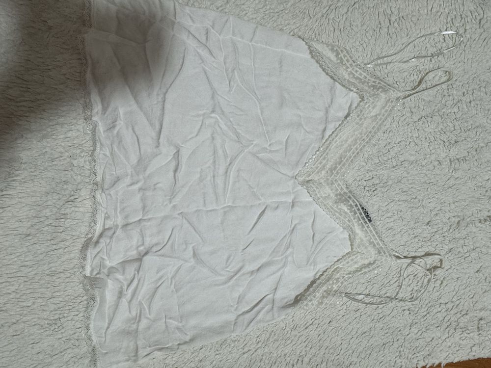 Top cu dantela stradivarius