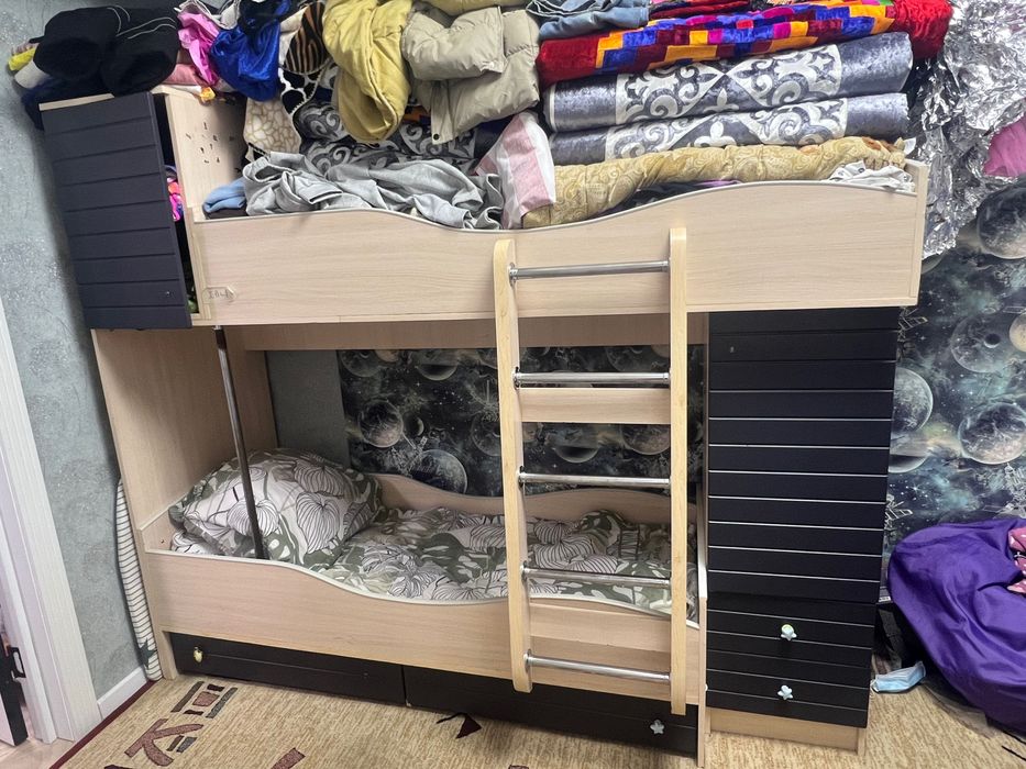 Продам двухъярусную кровать