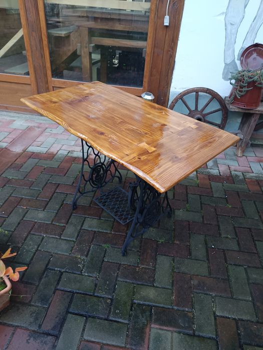 Masa , birou , suport lavoar  din mașină de cusut