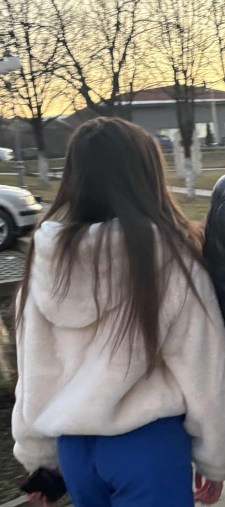 Пухкаво бяло яке