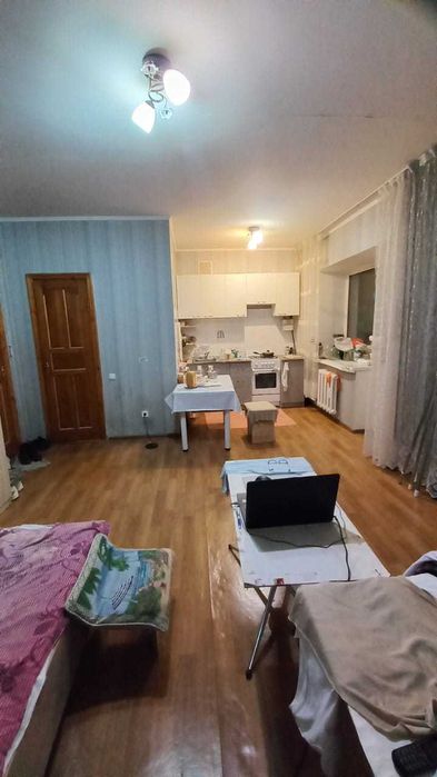 Продается 1 комнатная квартира в центре правого берега