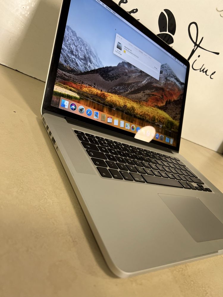Apple Macbook pro 15" 2015 core i7 16GB 256SSD