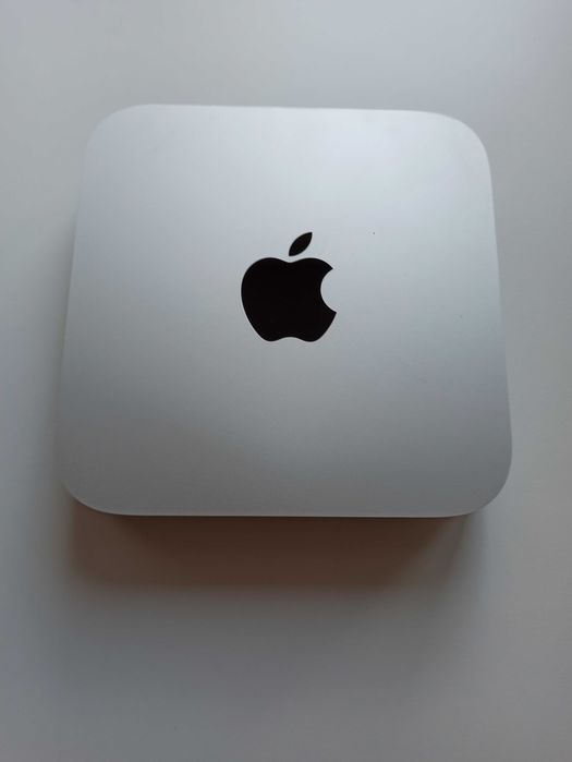 Apple Mac Mini cu procesor Apple M1
