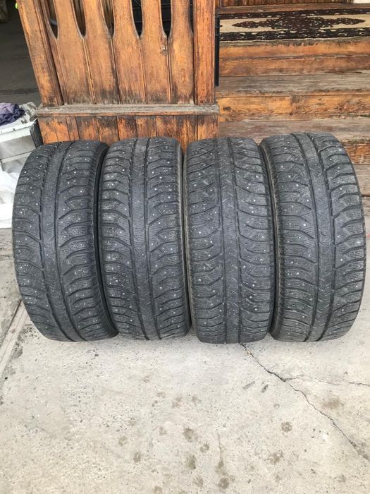 Шины зимние Bridgestone 235/55 R18, 2011