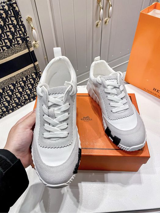 Adidasi Hermes diferite marimi