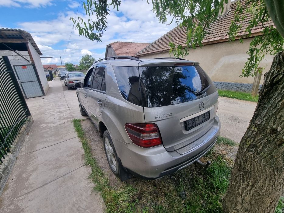 Dezmembrez mercedes ml 320 w164 3.0