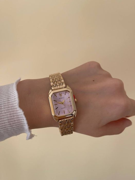 Стилни дамски часовник.Чисто нов.