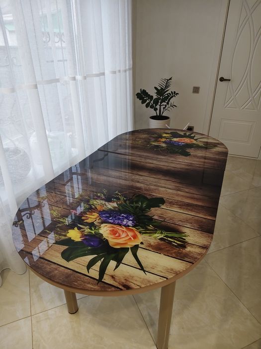 Продам обеденный стол