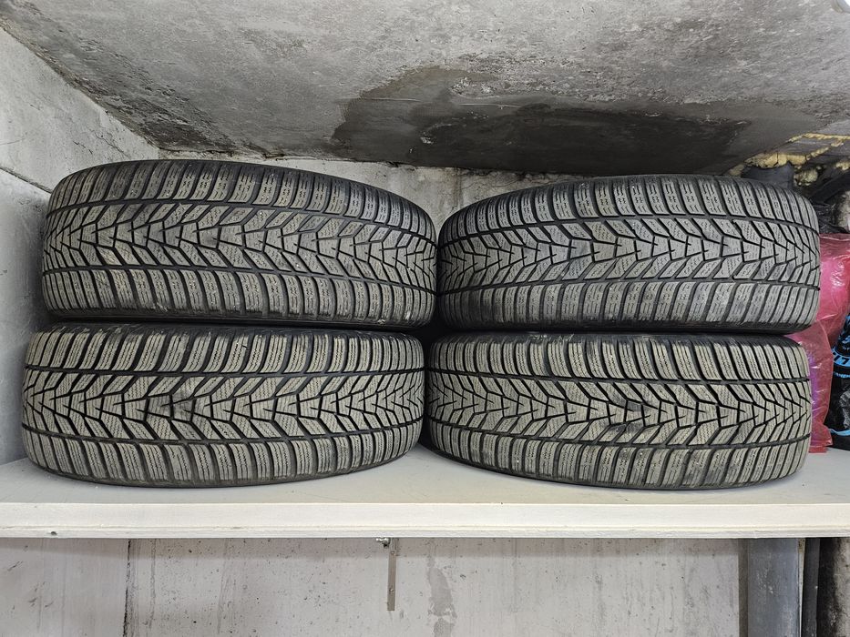 Зимни гуми 18 55 235 HANKOOK winter I cept evo3 X дот 22