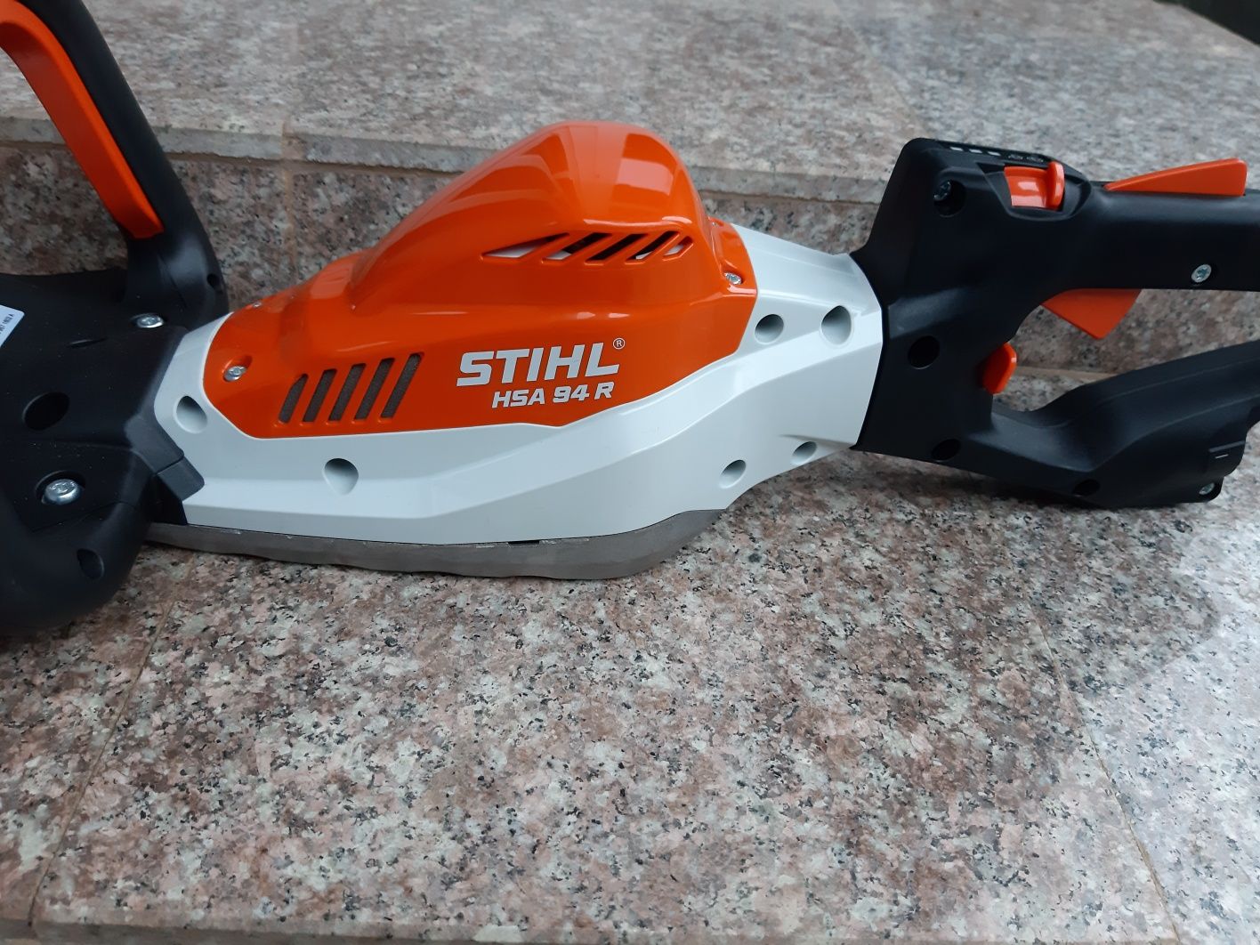 Stihl foarfeca de tuns gard viu pe acumulatori noua