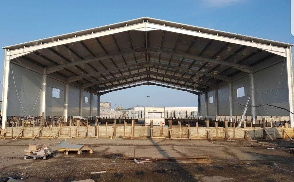 Vând hală metalică din europrofile 25 m lungime 13 deschidere patru în