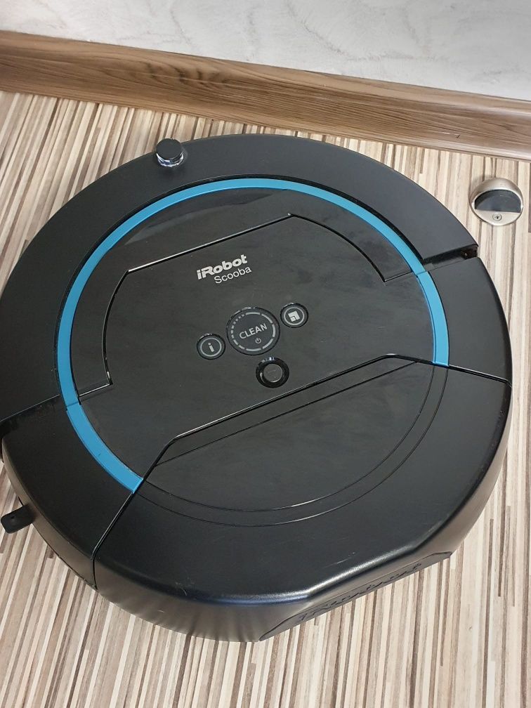 Aspirator cu spălare IRobot Scooba