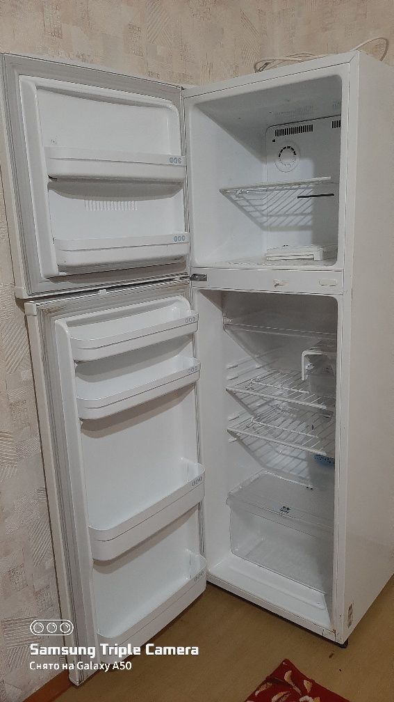 Продам холодильник