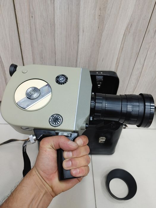 Кинокамера сотилади