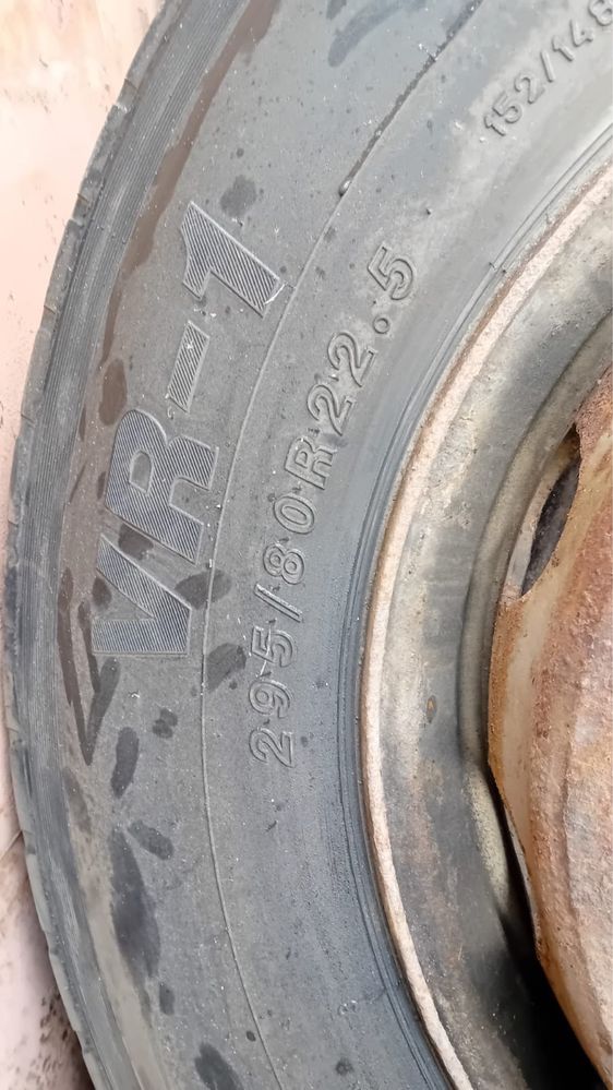 Cauciuc cu janta 295/80R 22.5