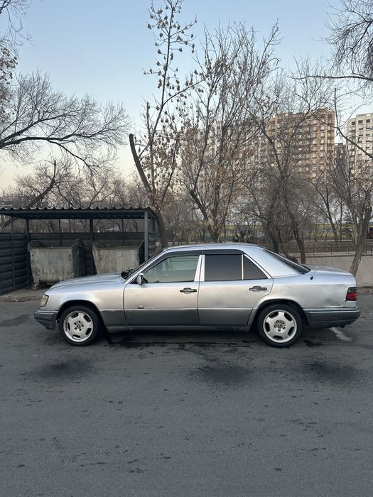 Продам Мерс Мерседес 124