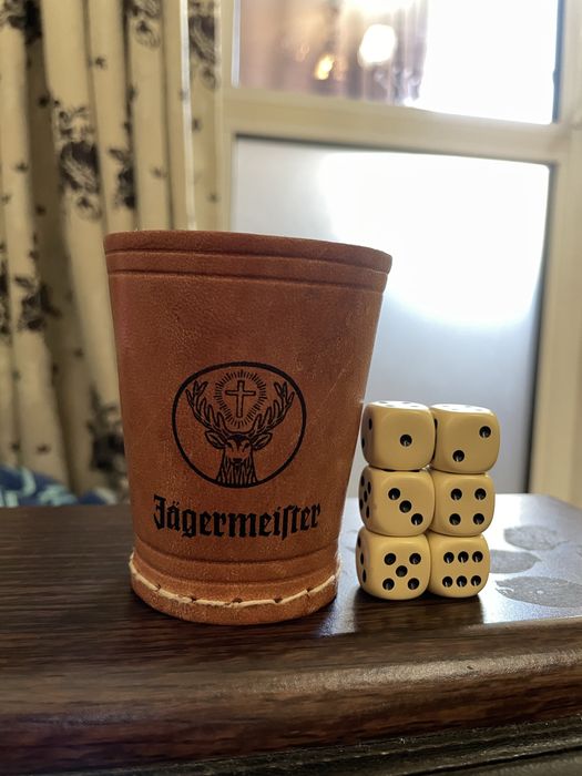Jagermeister cupa cu 6 zaruri
