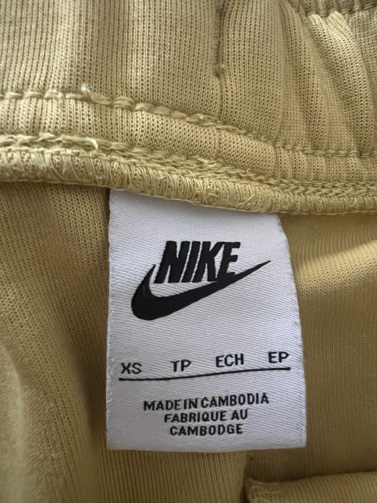 Nike Tech Fleece от старите, Жълт оригинален