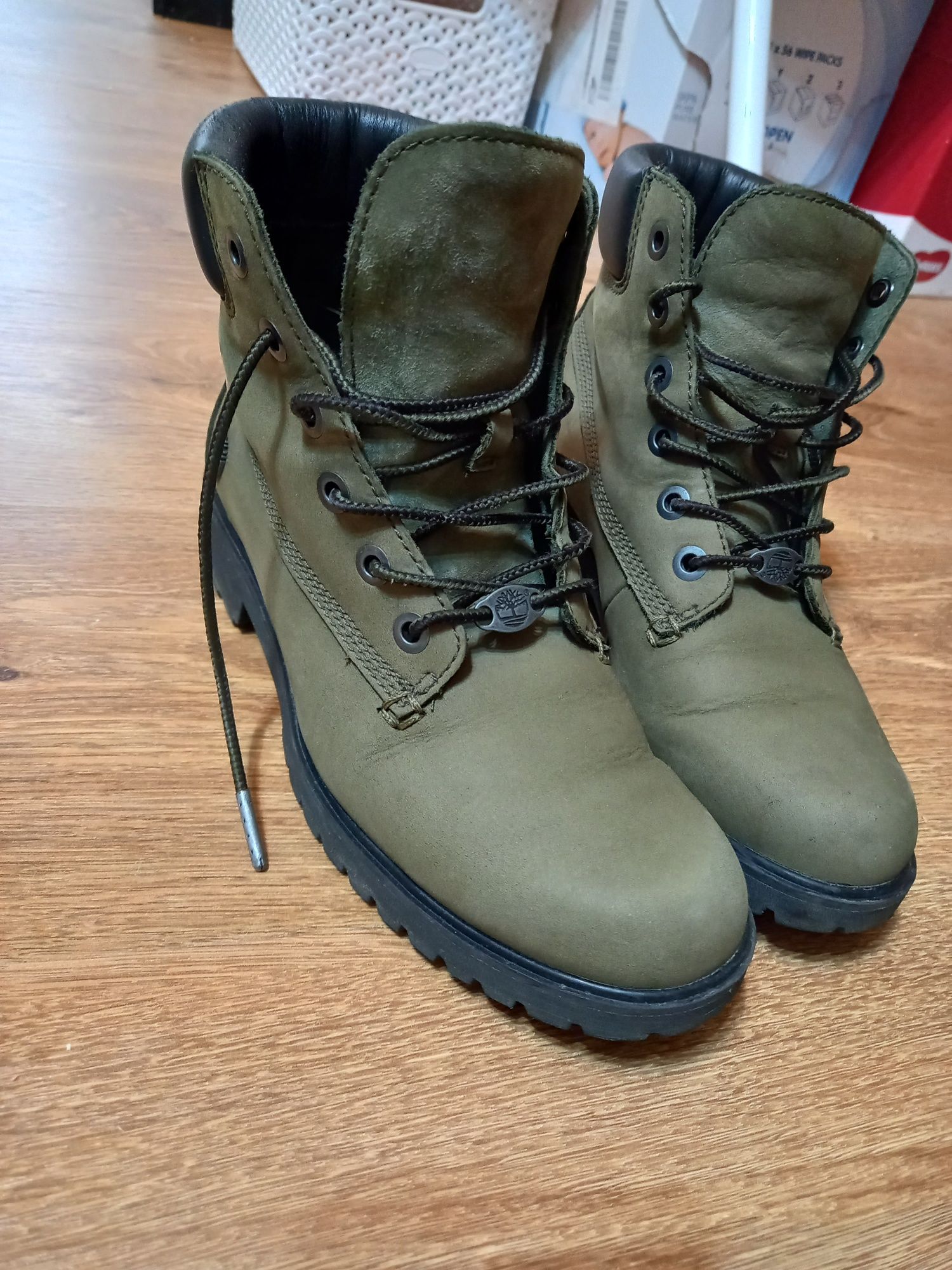 Ghete Timberland 38 dar merge și 37,5