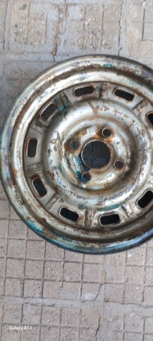 Продавам два броя 14 джанти за Опел