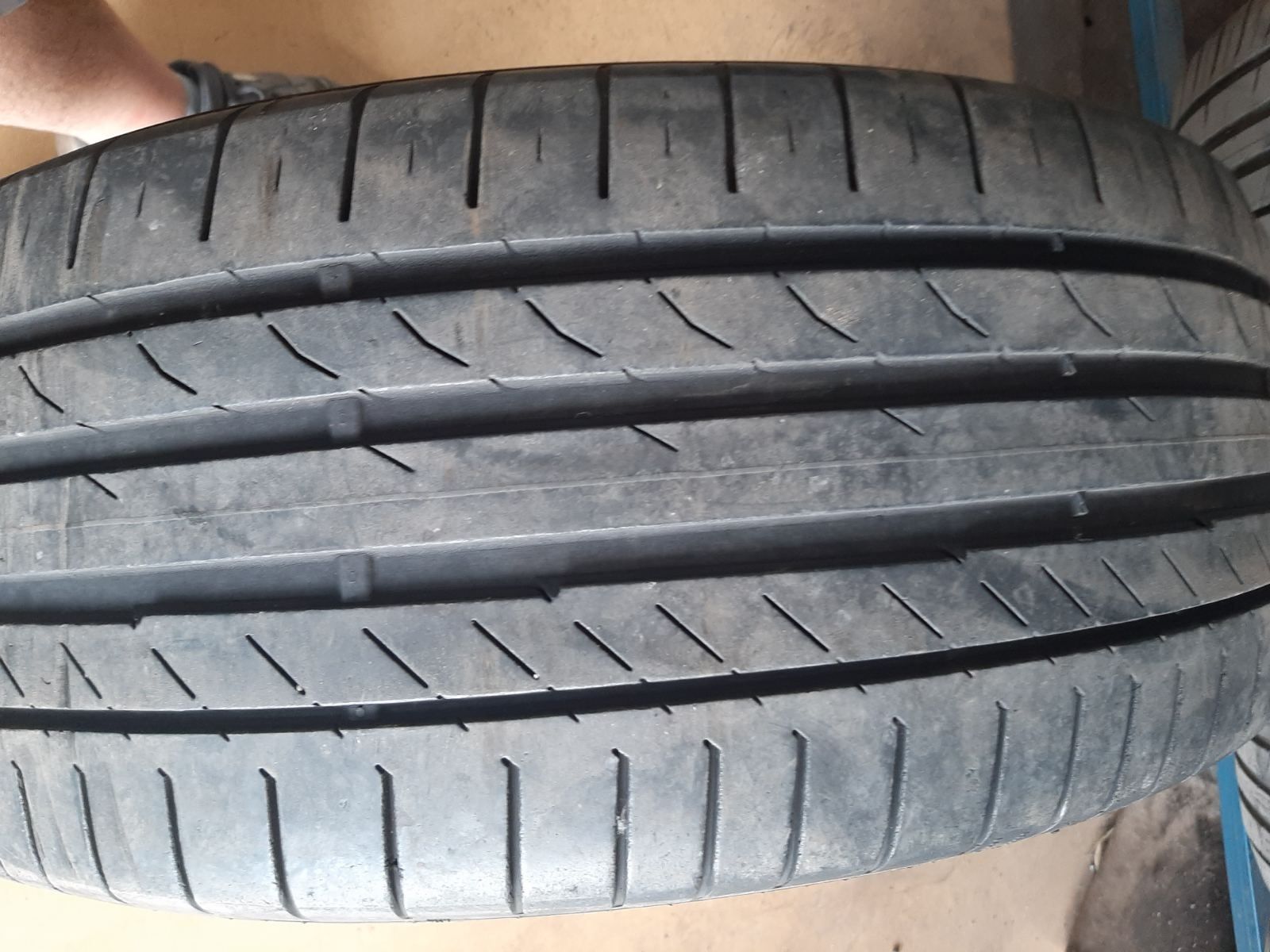 Гуми 235/55 R18 100V Continental Sport Contact