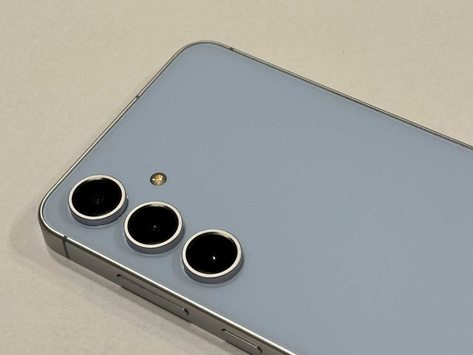 Samsung Galaxy S24 FE 5G 128GB 8GB RAM Dual