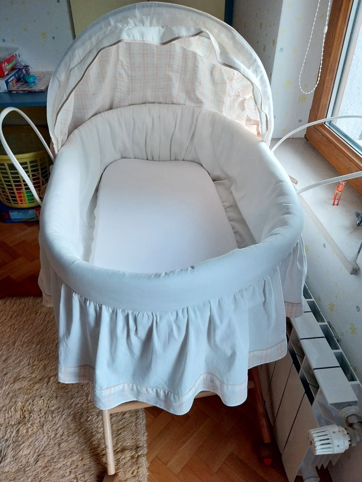 Бебешко кошче/легло на стойка с  колелца