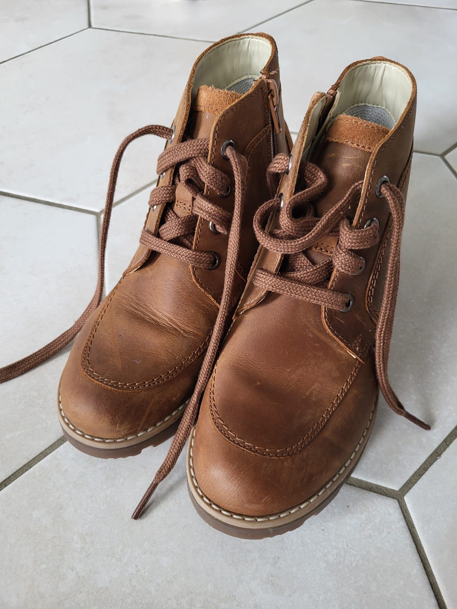 Ghete de piele Clarks, maro deschis, m. 32½, 20 cm