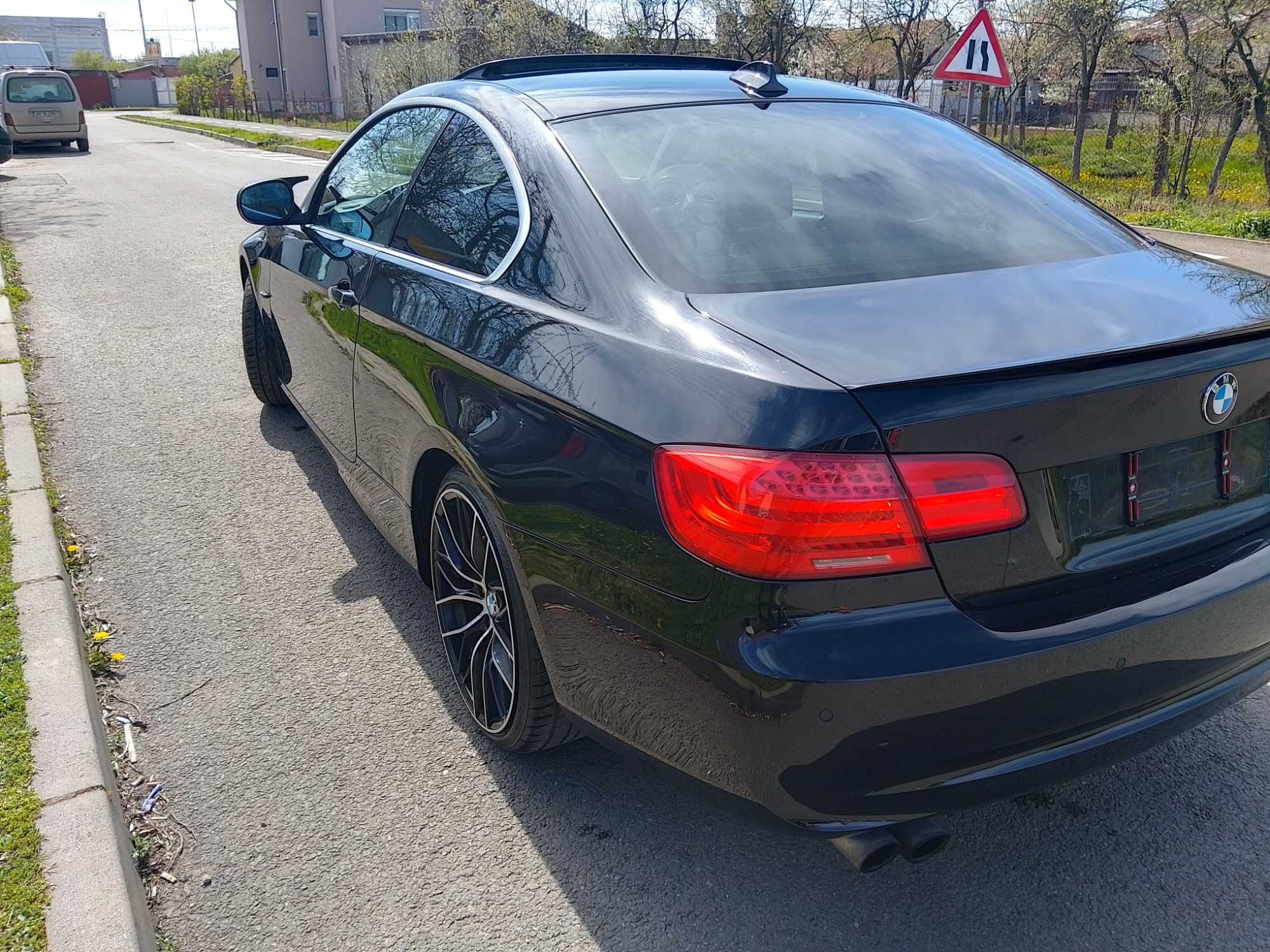 Vând /schimb BMW 325i e92 2011