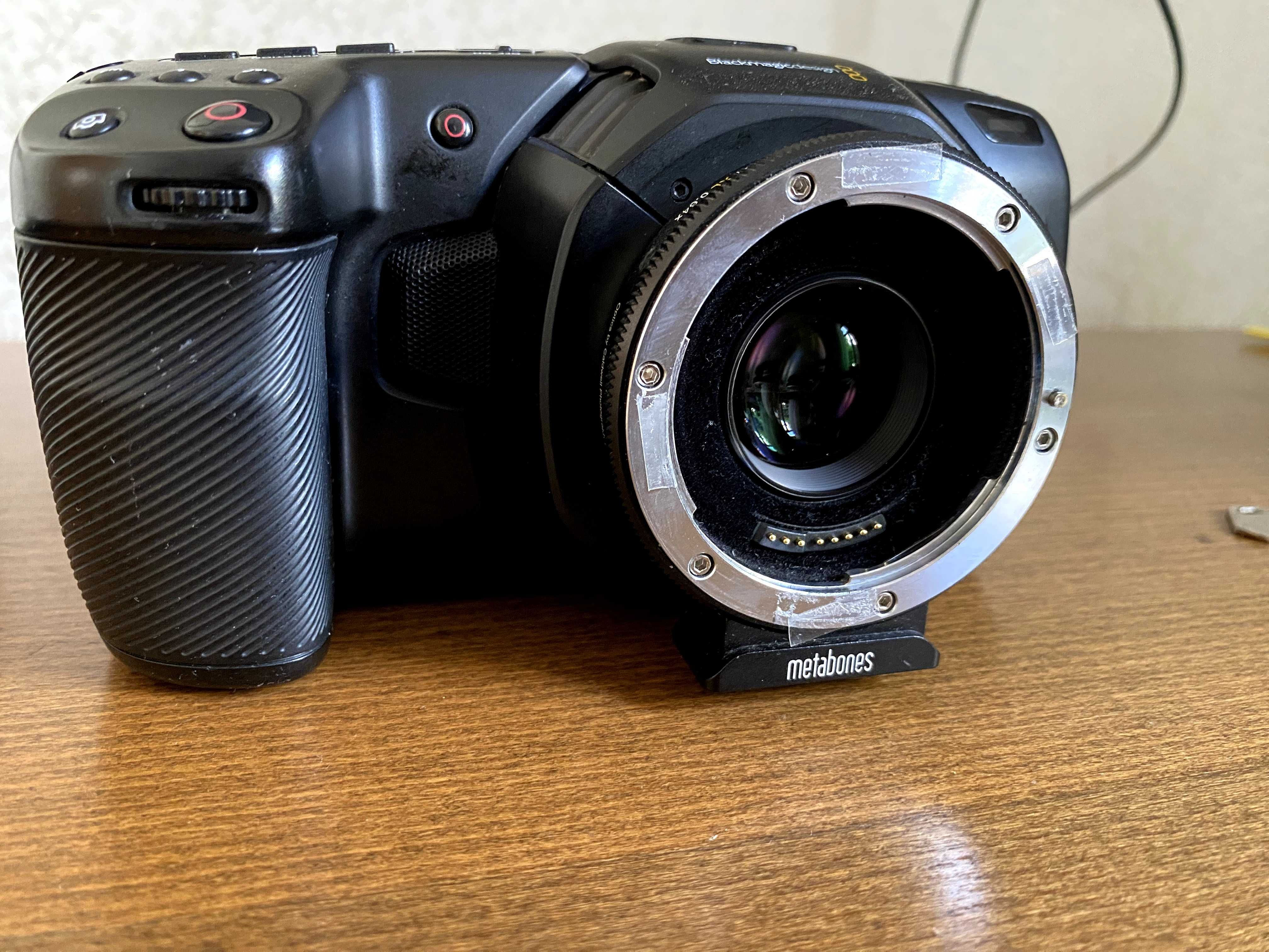 Blackmagic Design Pocket Cinema Camera 4K + Sigma 18-35